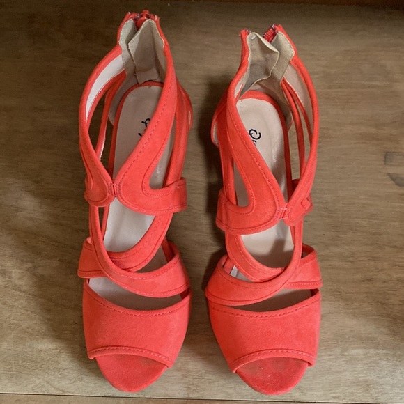 Qupid Heels! Size 6.5! - Picture 6 of 7